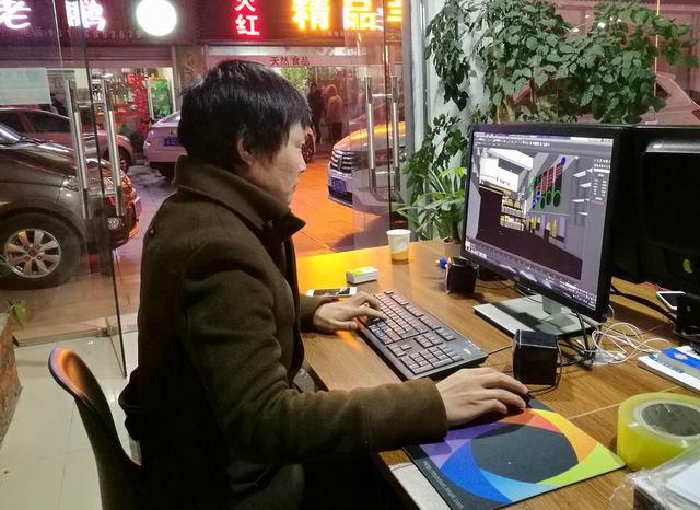 调整大小 2向鹏老师进行方案设计.jpg